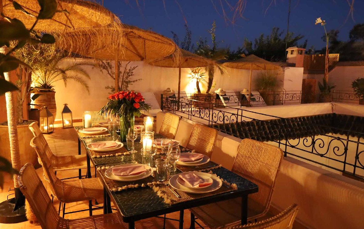 diner-spectale-dans-un-riad-traditionnel-a-marrakech